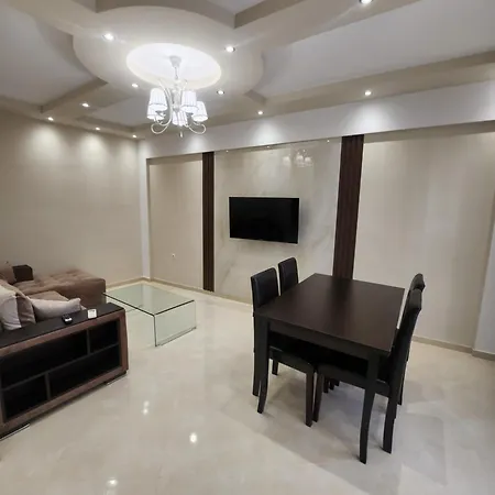 City Apartment *